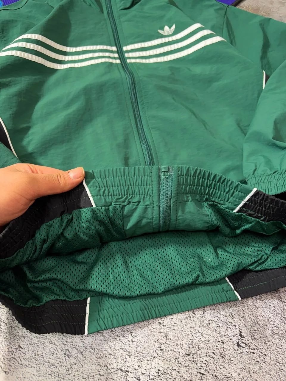 брюки спортивные adidas originals sst tp,штаны адидас,спортивный костюм adidas,брюки спортивные adidas originals,костюм адидас