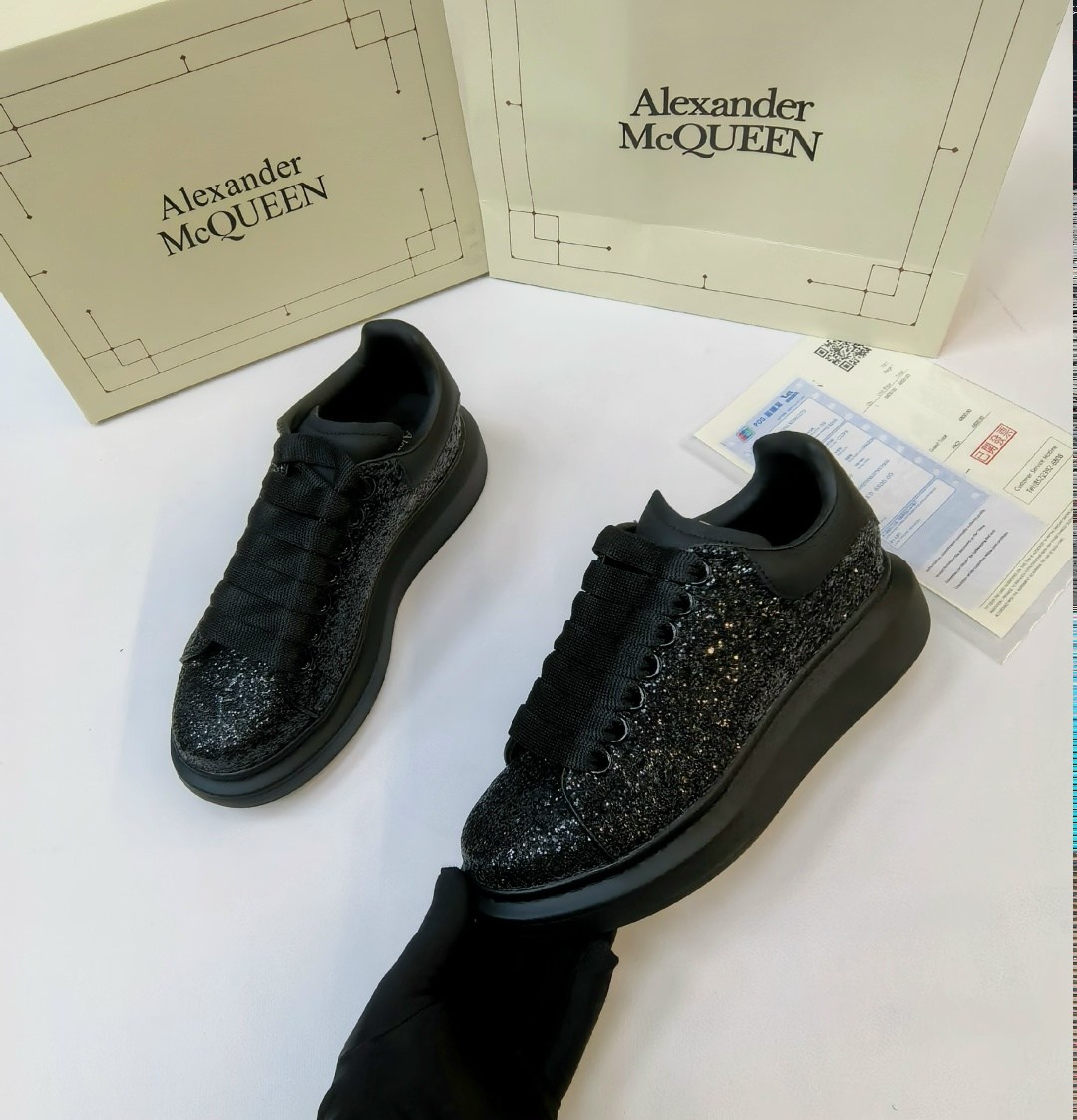 кроссовки alexander mcqueen,кроссовки женские alexander mcqueen,alexander mcqueen кроссовки блестящие,alexander mcqueen,alexander mcqueen shoes