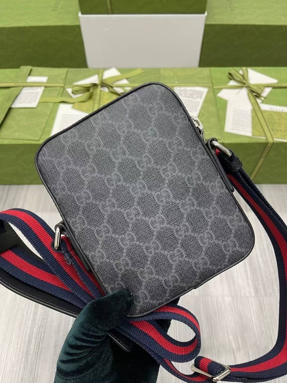 сумка gucci мужская через плечо,мужская сумка gucci,сумка через плечо gucci,сумка мессенджер gucci,сумка гуччи мужская через плечо