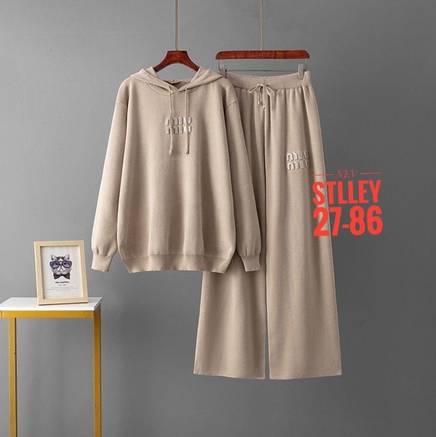 трикотажные костюмы,женский трикотажный костюм,трикотажный костюм с капюшоном,костюм женский,комплект одежды женские