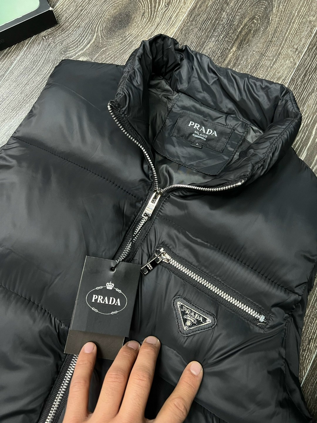 жилетка prada,жилетка мужская prada,мужской жилет prada,жилет prada,жилет прада мужские