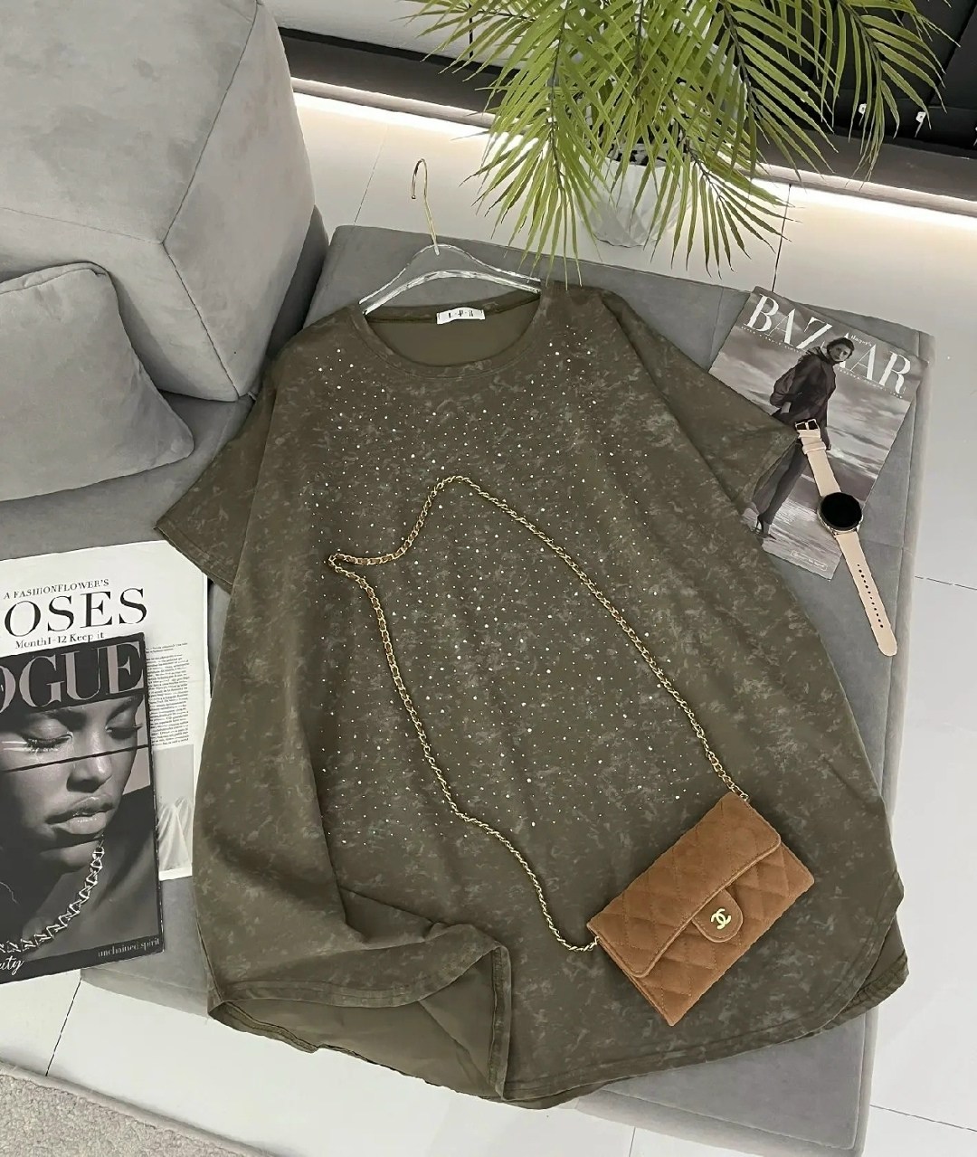 футболка оверсайз варенка со стразами серая варенка micca,футболка со стразами оверсайз temnaystar,футболка оверсайз со стразам,футболка женская оверсайз со стразами,футболка серая оверсайз со стразам