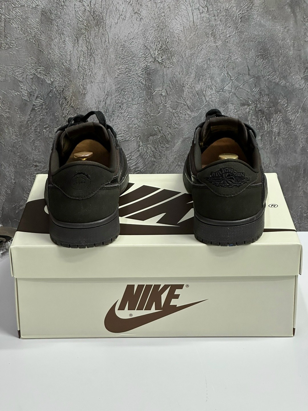 кроссовки travis scott x air jordan 1 low velvet brown nike,кроссовки nike travis scott air jordan 1 low,nike air jordan 1 low travis scott,кроссовки travis scott x air jordan 1 low og,кроссовки travi