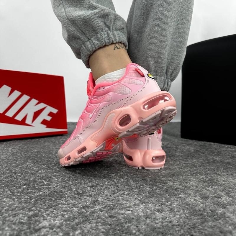 nike air max plus tn pink,nike tn pink,nike air max tn розовые,женские кроссовки nike air max plus tn pink,спортивные кроссовки air max plus tn nike