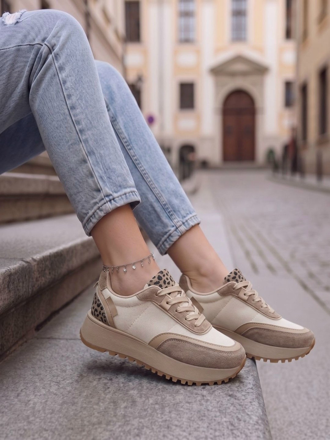 ,кроссовки женскиe,стильные кроссовки,модные кроссовки,повседневные кроссовки