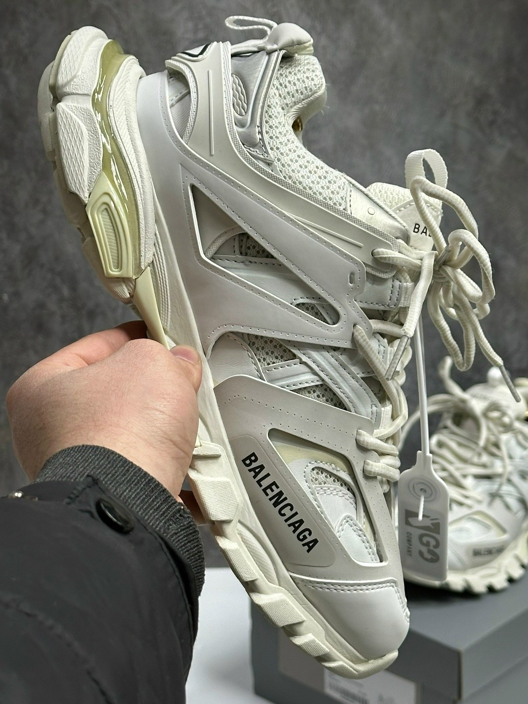 баленсиага трек кроссовки мужские,кроссовки balenciaga track,кроссовки balenciaga,кроссовки баленсиага трек белые,мужские кроссовки balenciaga track белые с серым