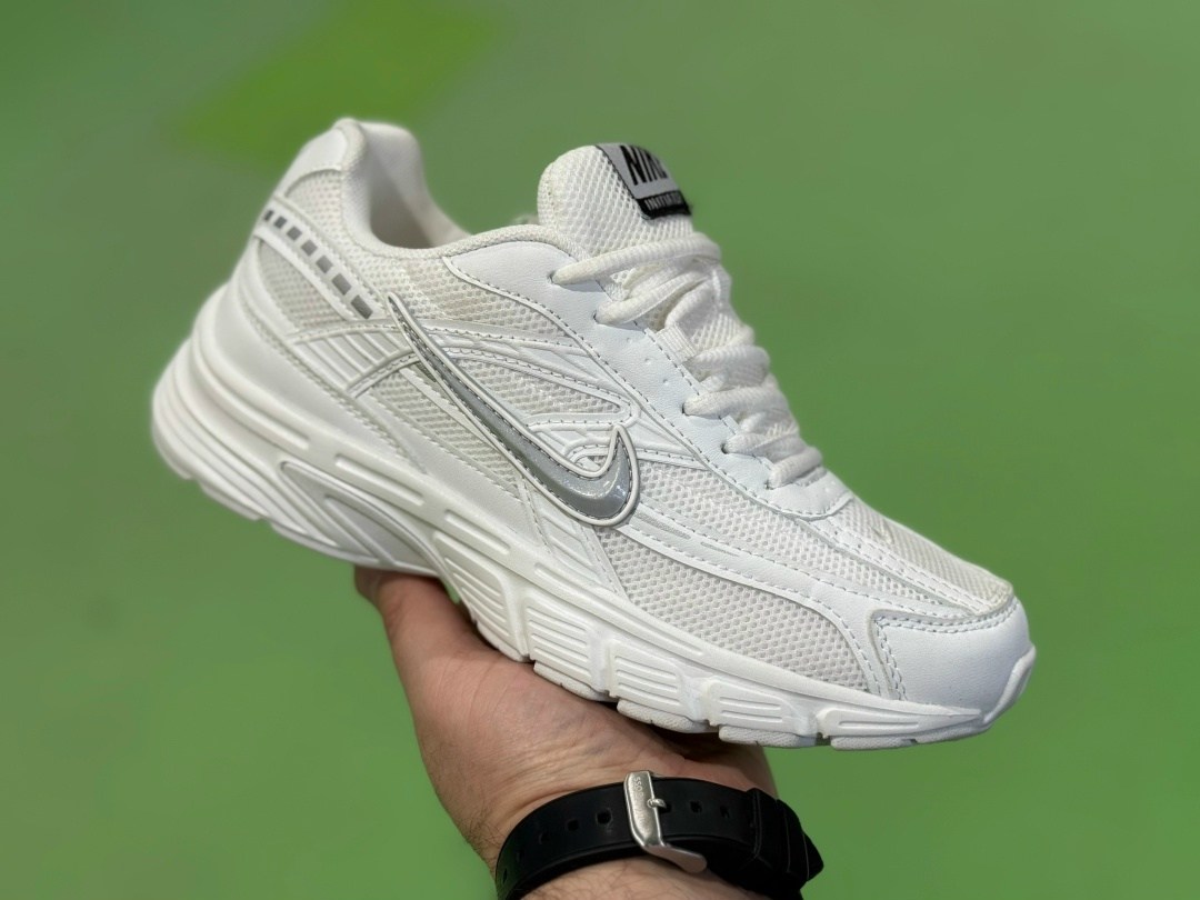 кроссовки nike initiator,кроссовки nike,повседневные кроссовки,мужские беговые кроссовки initiator от finish line nike бежевый,nike initiator