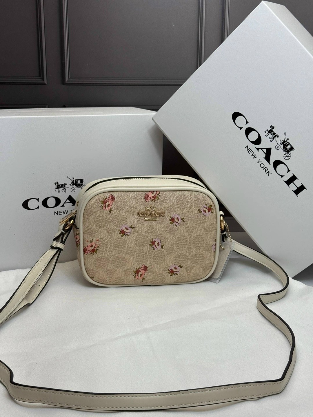 coach сумка женская,coach сумка,сумка coach coach co069bwbilc6,сумка coach цветы,coach сумка с цветочками