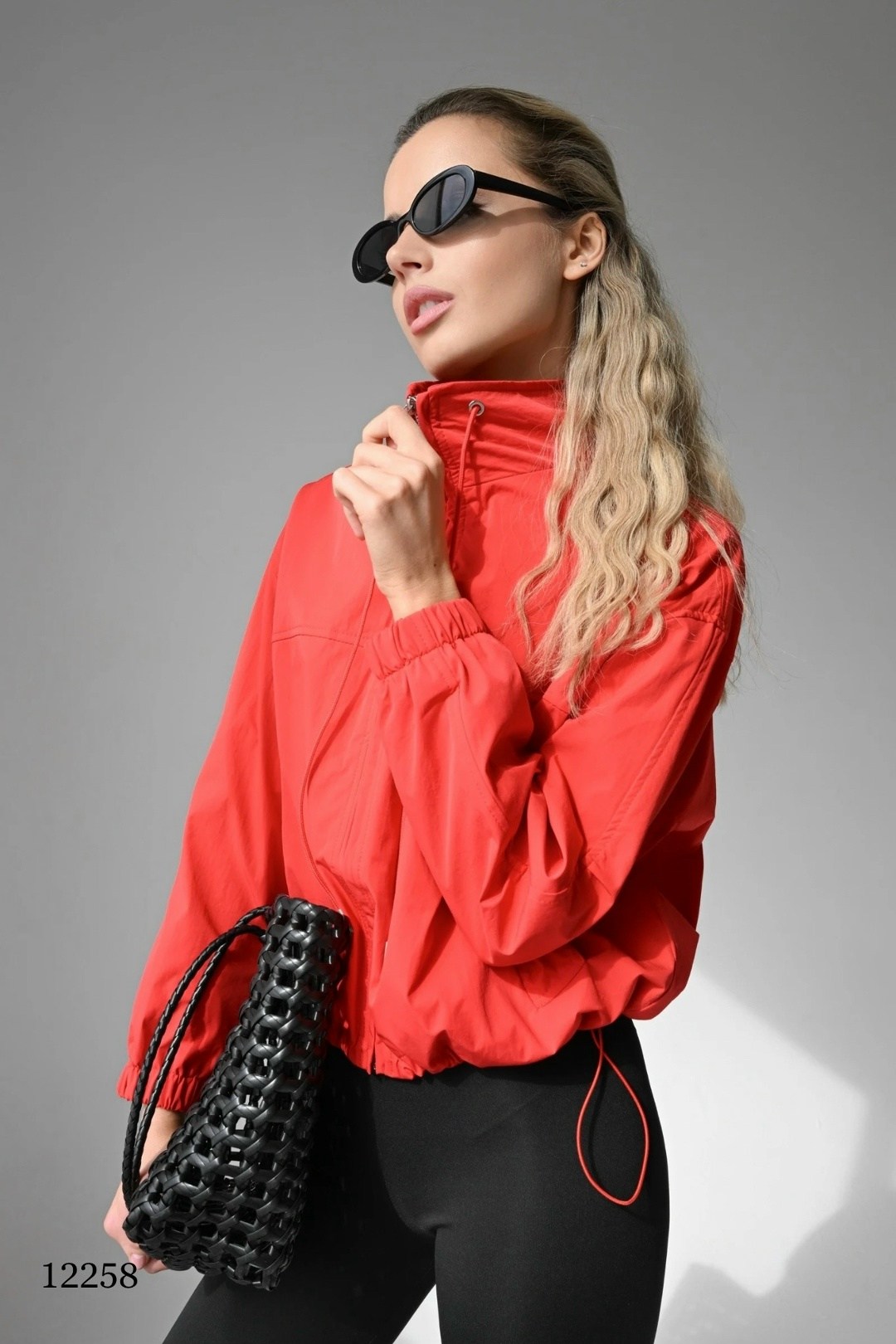 куртка оверсайз,куртка женская,легкая куртка,ветровка женская,куртка укороченная