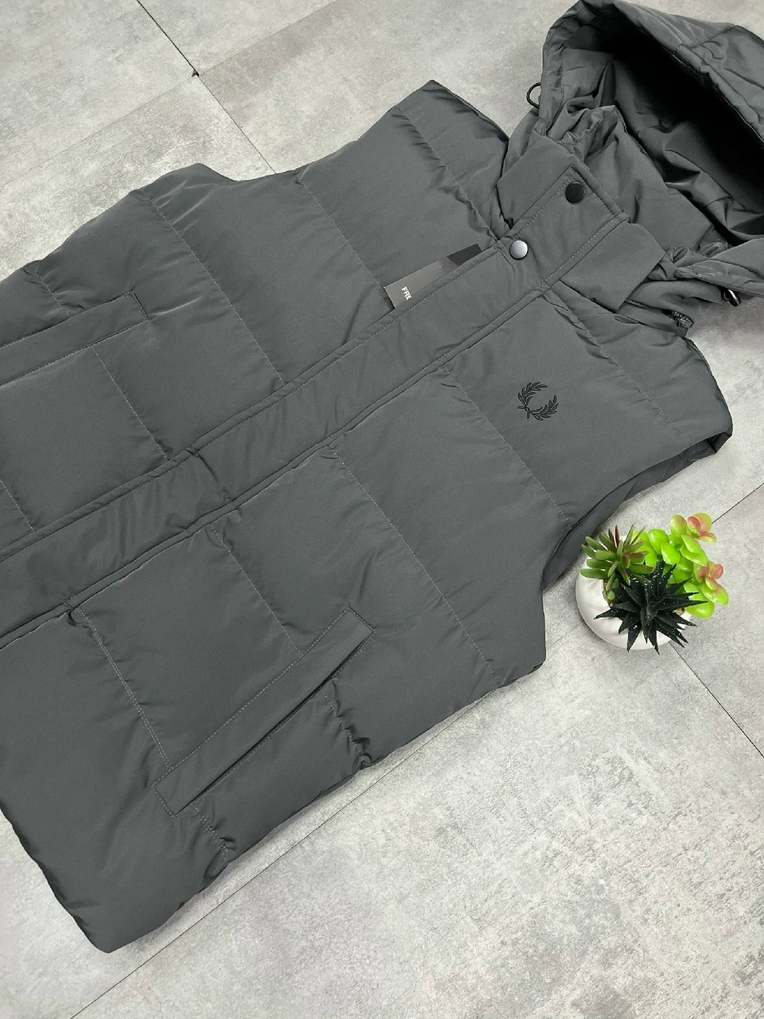 жилетка мужская,жилет утепленная,жилет,мужской жилет с капюшоном,жилет мужской