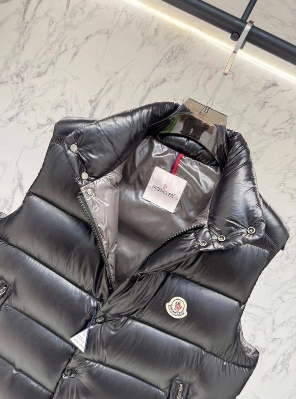 жилетка moncler,жилет moncler,жилет монклер,жилетка монклер,moncler мужской жилет