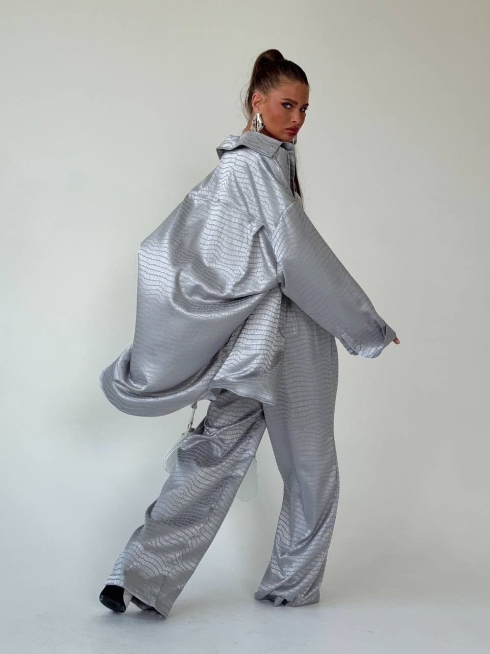 женский костюм,шелковый костюм,костюм,серебряный костюм женский