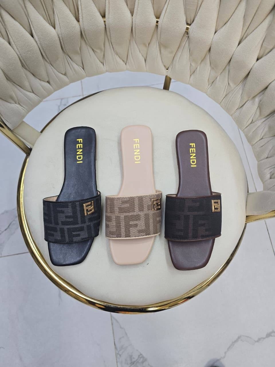 ,шлепанцы женские,шлепанцы louis vuitton,шлепки женские,шлепанцы женские prada