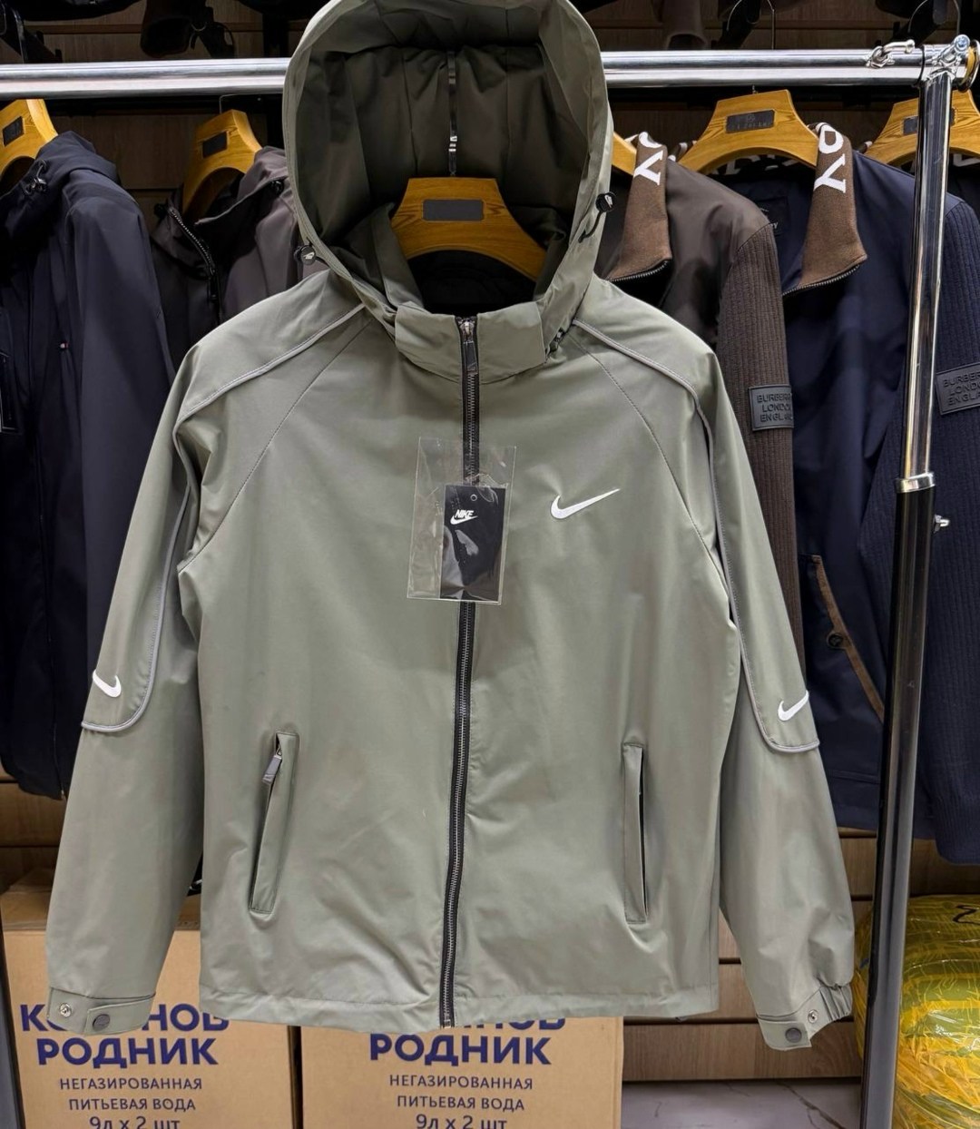 ветровка nike,куртка мужская nike,куртка nike демисезонная,повседневная куртка,демисезонная куртка спортивная