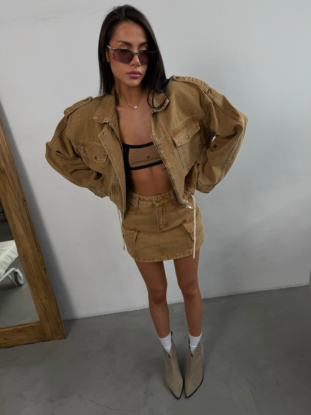 костюм с юбкой,джинсовая куртка,одежда стильная