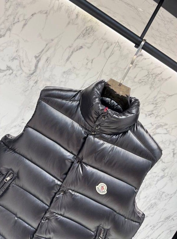 жилетка moncler,жилет moncler,жилет монклер,жилетка монклер,moncler мужской жилет