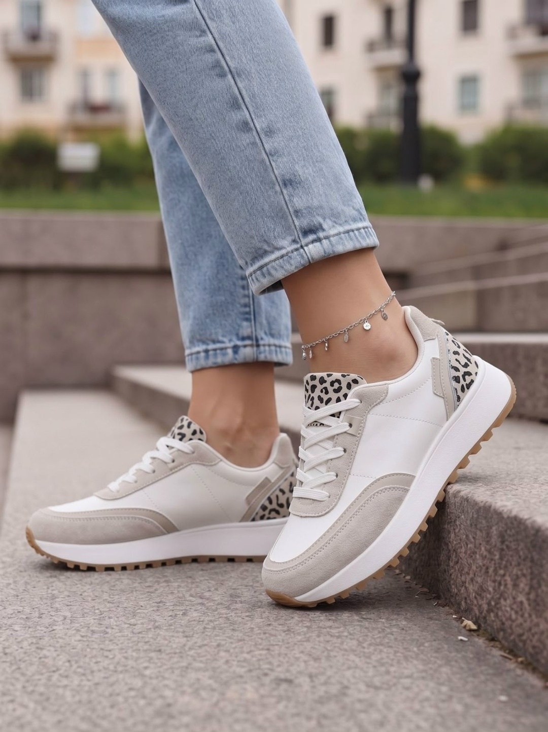 ,кроссовки женскиe,стильные кроссовки,модные кроссовки,повседневные кроссовки