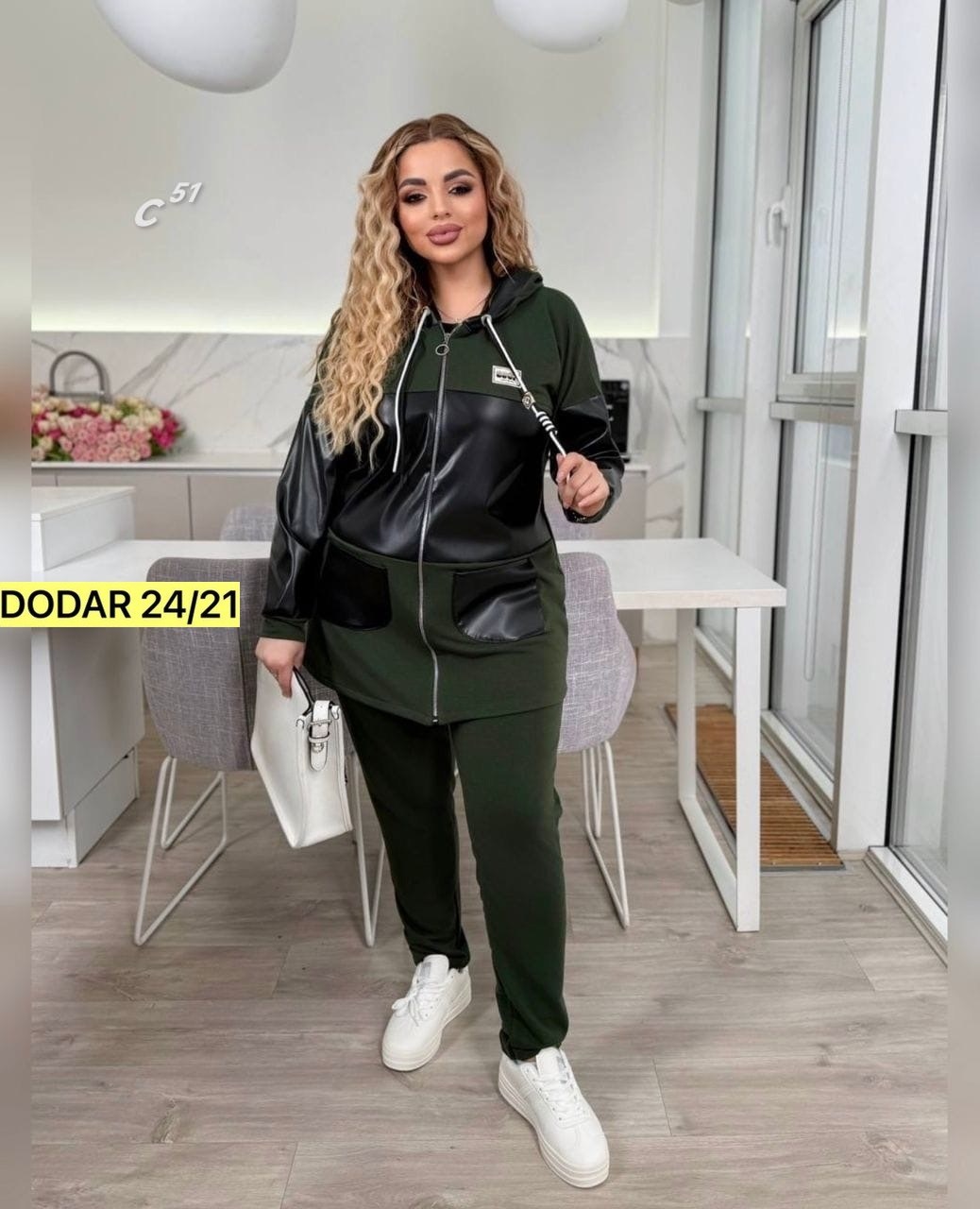 костюм женский,женские спортивные костюмы больших размеров,cпортивный костюм больших размеров,женские костюмы больших размеров,костюм женский тройка