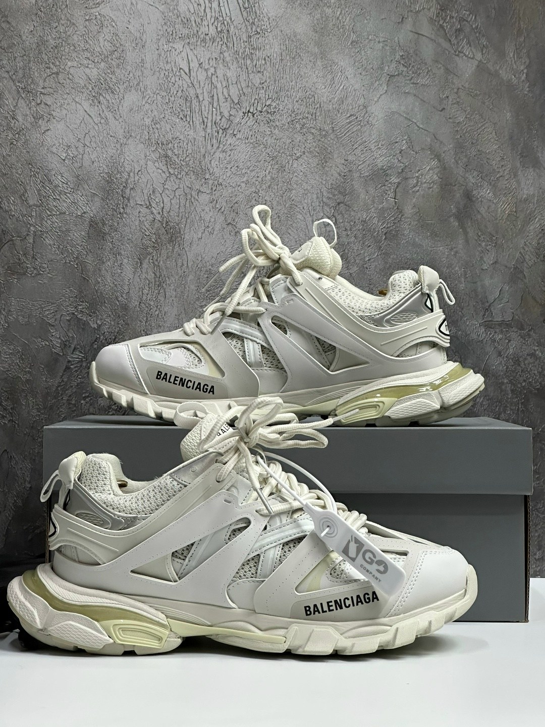 баленсиага трек кроссовки мужские,кроссовки balenciaga track,кроссовки balenciaga,кроссовки баленсиага трек белые,мужские кроссовки balenciaga track белые с серым