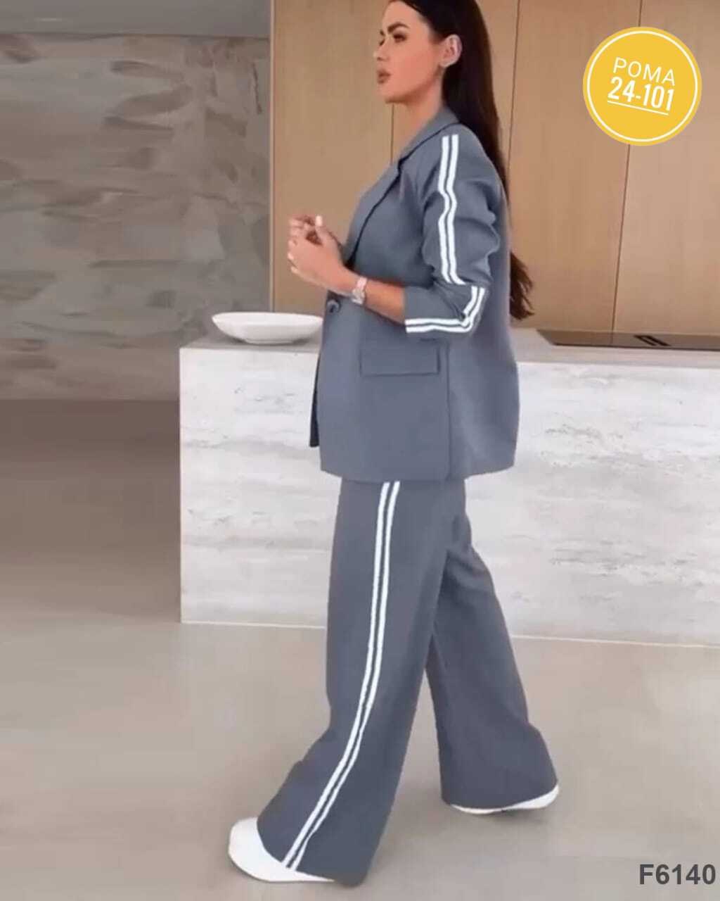 костюм двойка в сером цвете,классический брючный костюм двойка,брючный костюм женский,брючный костюм,костюм женский двойка пиджак с брюками