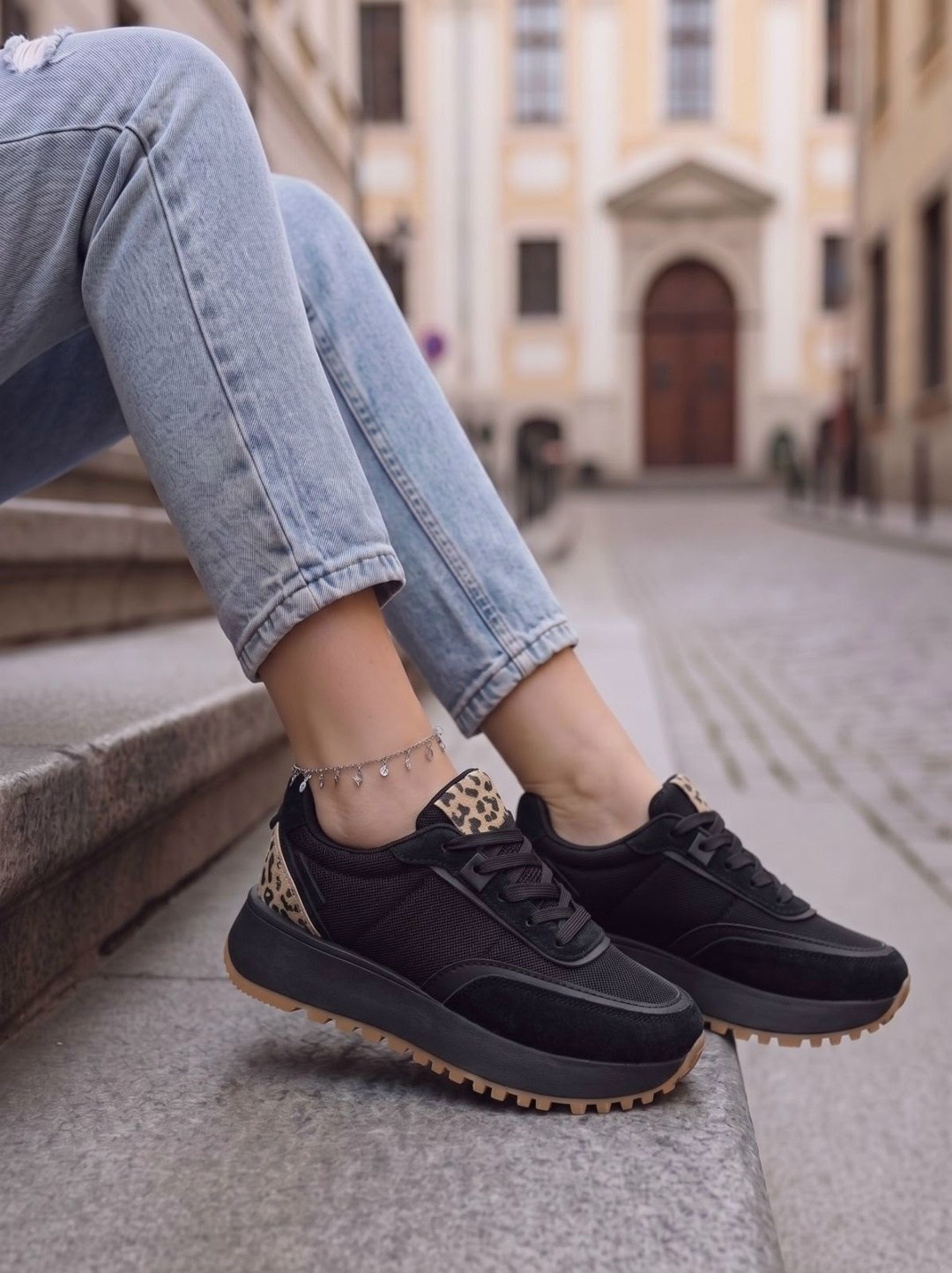 ,кроссовки женскиe,стильные кроссовки,модные кроссовки,повседневные кроссовки