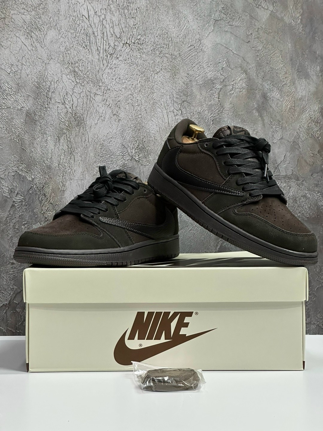кроссовки travis scott x air jordan 1 low velvet brown nike,кроссовки nike travis scott air jordan 1 low,nike air jordan 1 low travis scott,кроссовки travis scott x air jordan 1 low og,кроссовки travi
