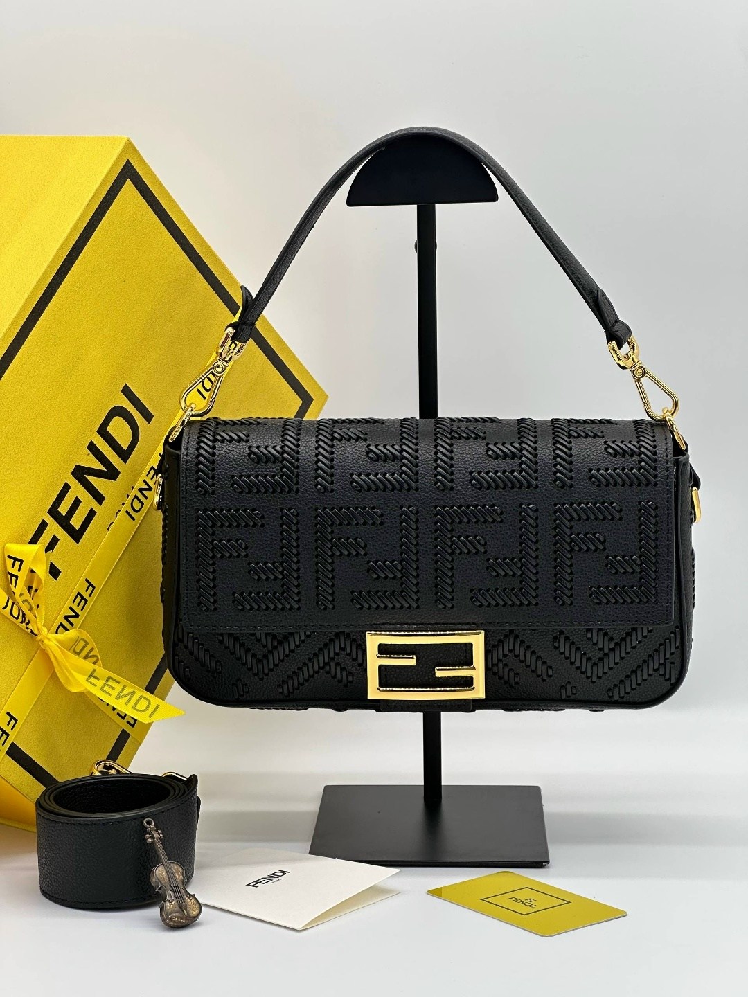 сумка фенди,fendi сумка,женская сумка fendi,fendi сумка на плечо,сумка fendi baguette