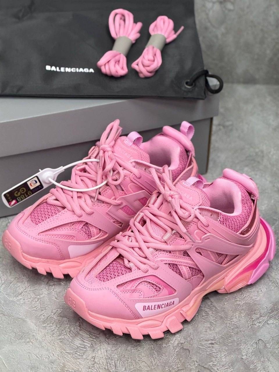 баленсиага кроссовки трек розовые,balenciaga track pink,баленсиага розовые,кроссовки balenciaga track,кроссовки баленсиага трек женские