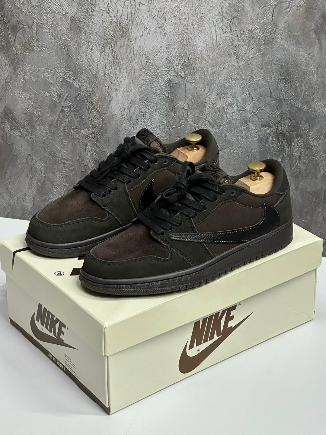кроссовки travis scott x air jordan 1 low velvet brown nike,кроссовки nike travis scott air jordan 1 low,nike air jordan 1 low travis scott,кроссовки travis scott x air jordan 1 low og,кроссовки travi