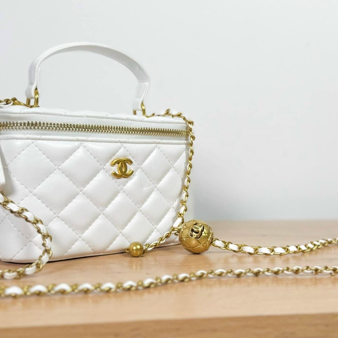 сумка chanel,сумка chanel белая,сумка chanel с зеркальным белым цветом,сумка женская chanel,сумка шанель