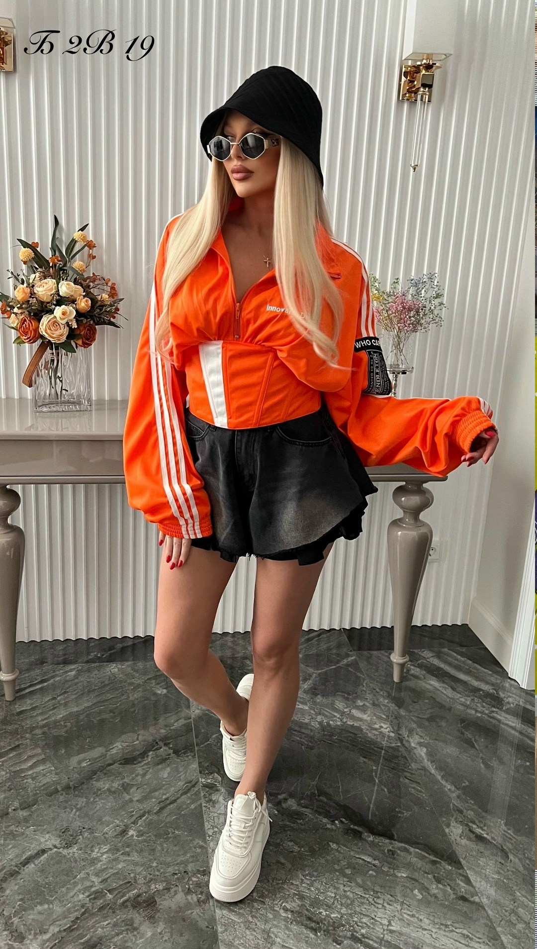 модная куртка,оранжевый костюм,костюм с шортам,женская куртка,спортивные костюм