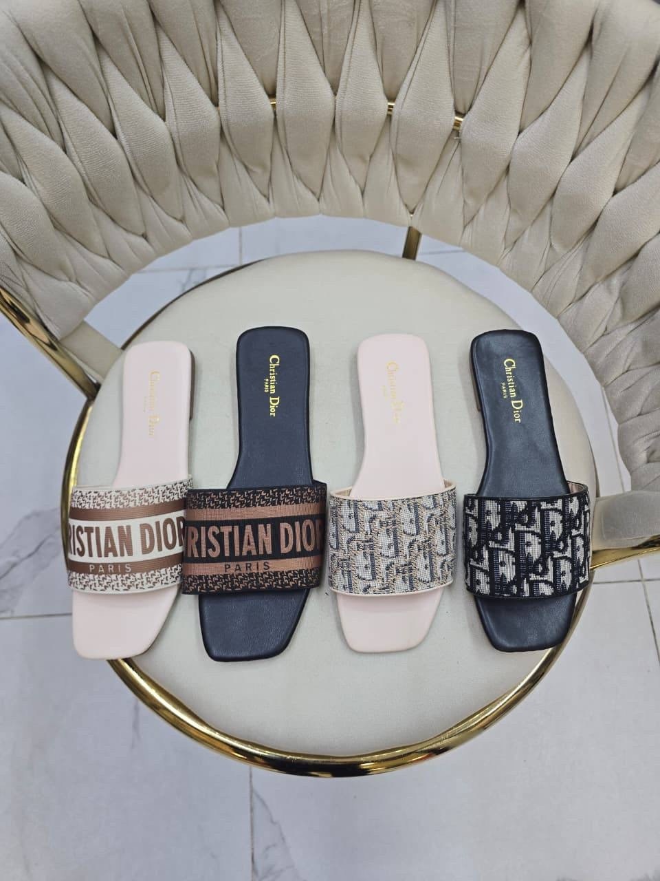 ,женские шлепанцы,модные шлепанцы,шлепки женские,шлепанцы с пряжкой