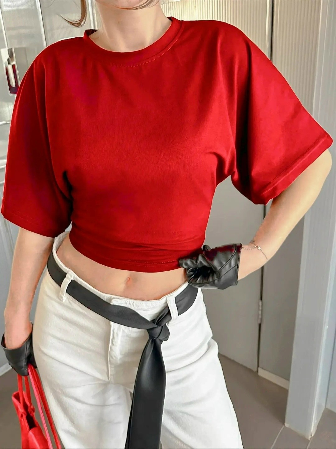 футболка укороченная оверсайз кроп топ,футболки женская,укороченная футболка,красные футболки,футболка женская укороченная оверсайз кроп топ