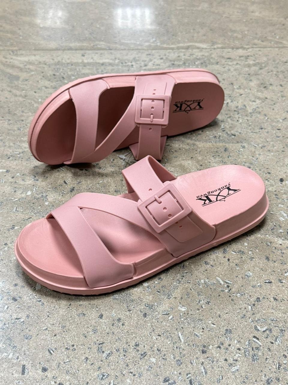 женские шлепанцы,,пляжные шлепанцы,женские пляжные шлепанцы,сандалии