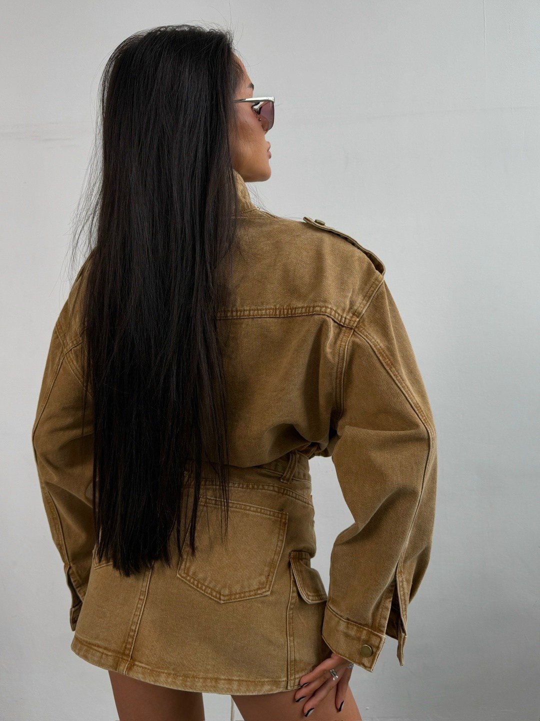 костюм с юбкой,джинсовая куртка,одежда стильная