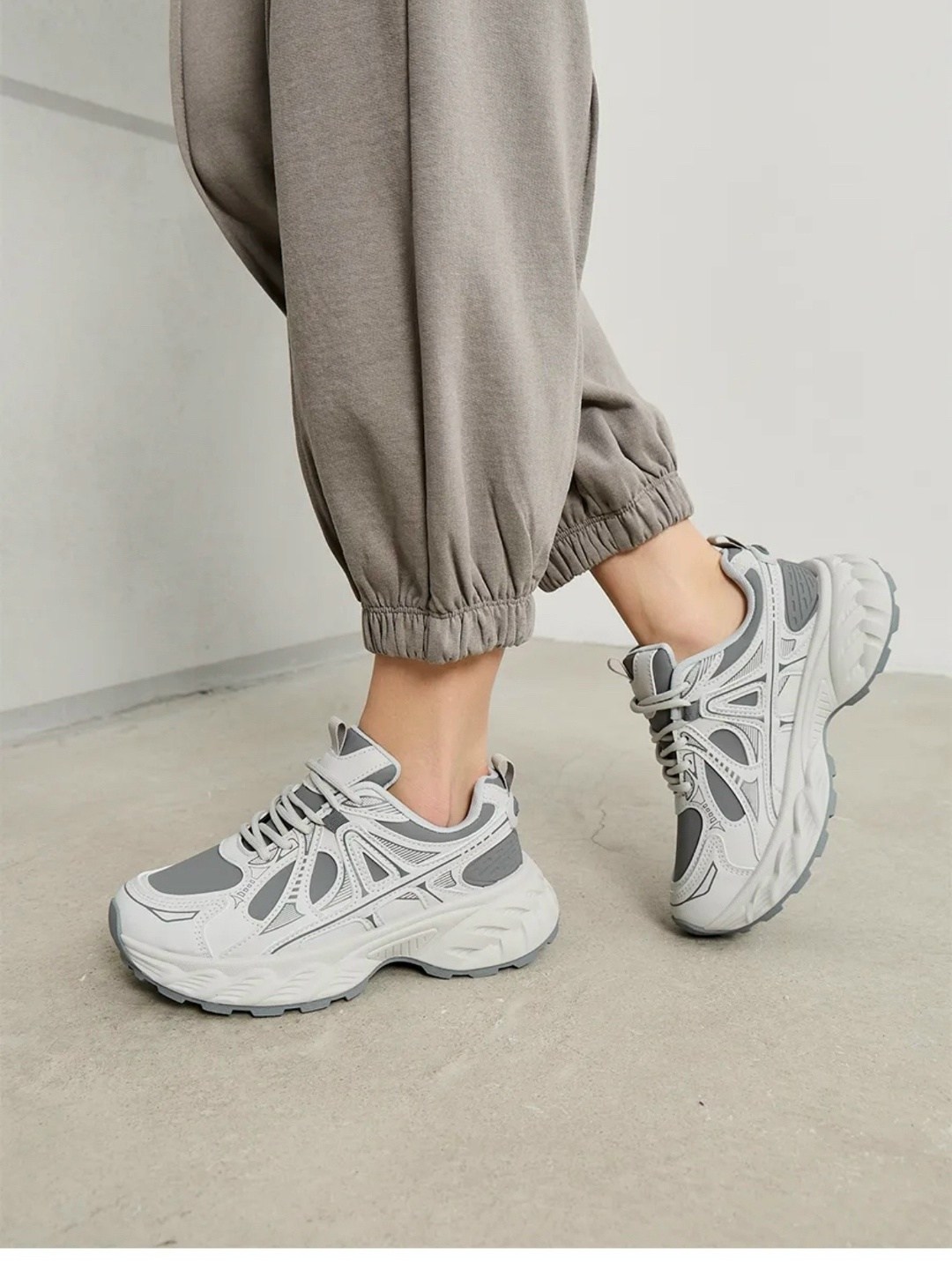 кроссовки,кроссовки женскиe,женские массивные кроссовки,спортивная ,модные женские кроссовки 2025