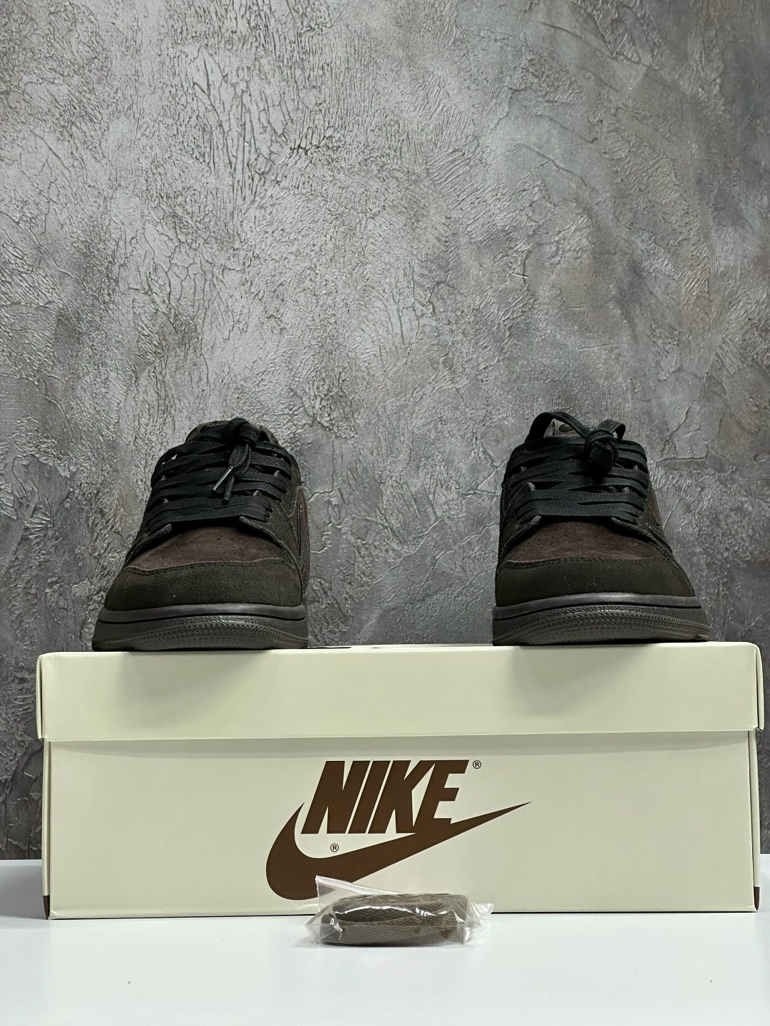 кроссовки travis scott x air jordan 1 low velvet brown nike,кроссовки nike travis scott air jordan 1 low,nike air jordan 1 low travis scott,кроссовки travis scott x air jordan 1 low og,кроссовки travi