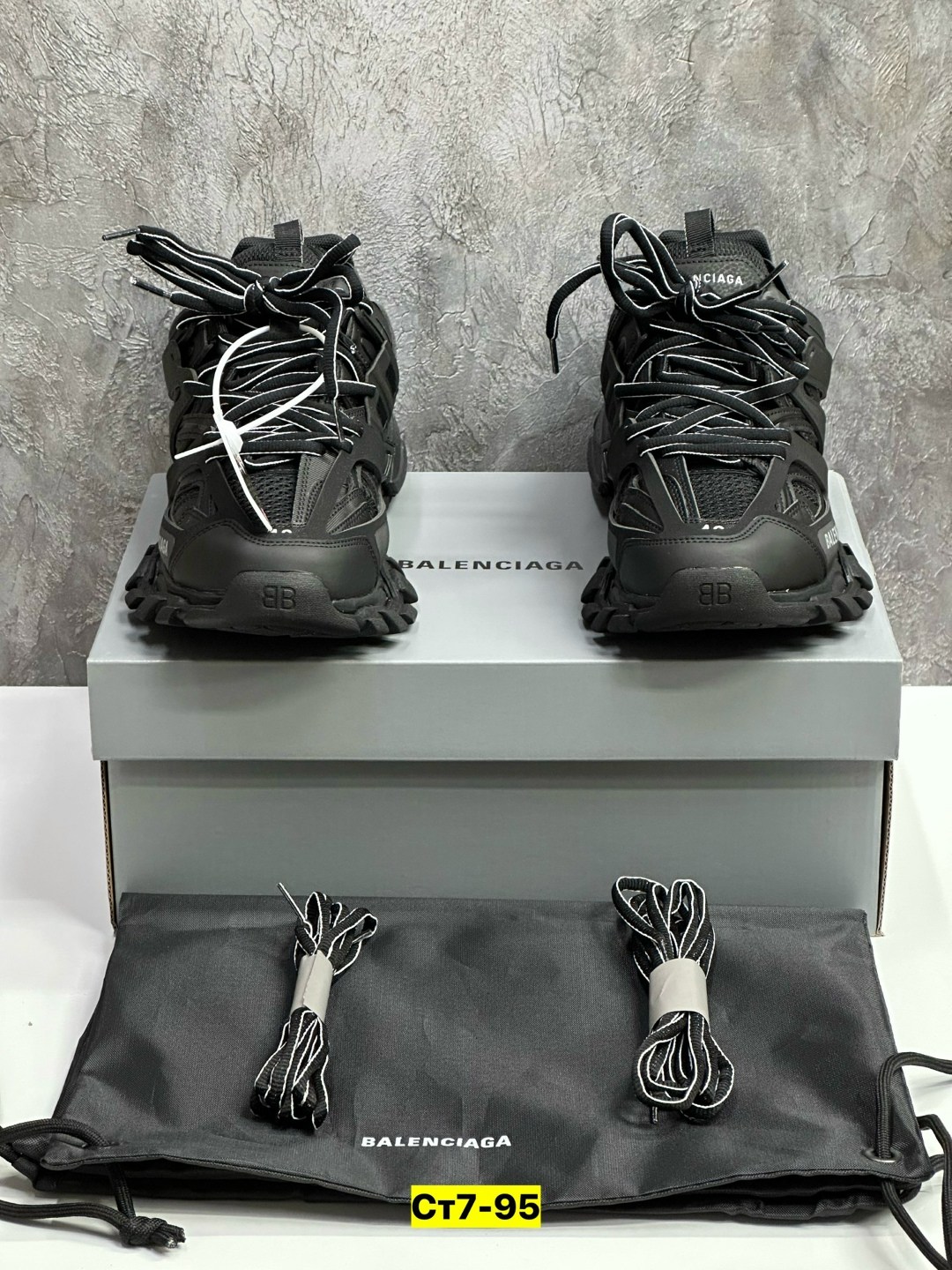 кроссовки balenciaga track,кроссовки balenciaga,кроссовки balenciaga женские,кроссовки баленсиага track balenciaga,мужские кроссовки balenciaga track в стиле баленсиага черные многослойная подошва