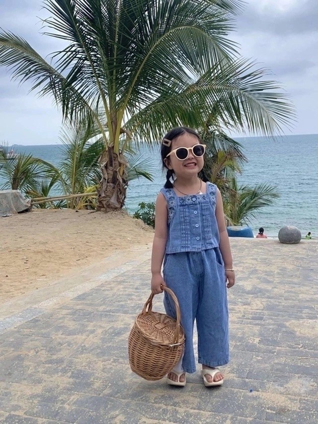 детский джинсовый комбинезон,джинсовые комбинезоны,джинсовые комбинезоны для девочек,джинсовый комбинезон для малышей,джинсовый комбинезон для мальчика