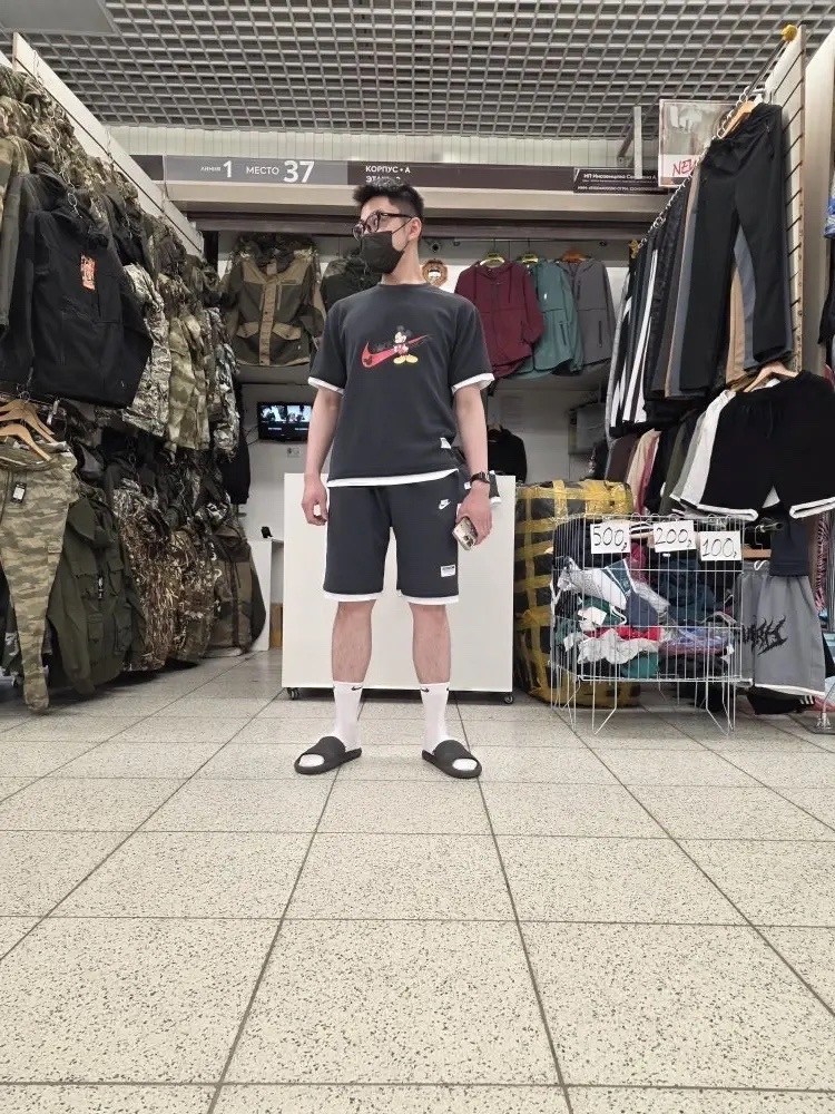 мужской спортивный костюм с шортами и футболкой,мужской спортивный костюм с шортами,костюм спортивный мужской,спортивные костюмы,мужской костюм с шортами