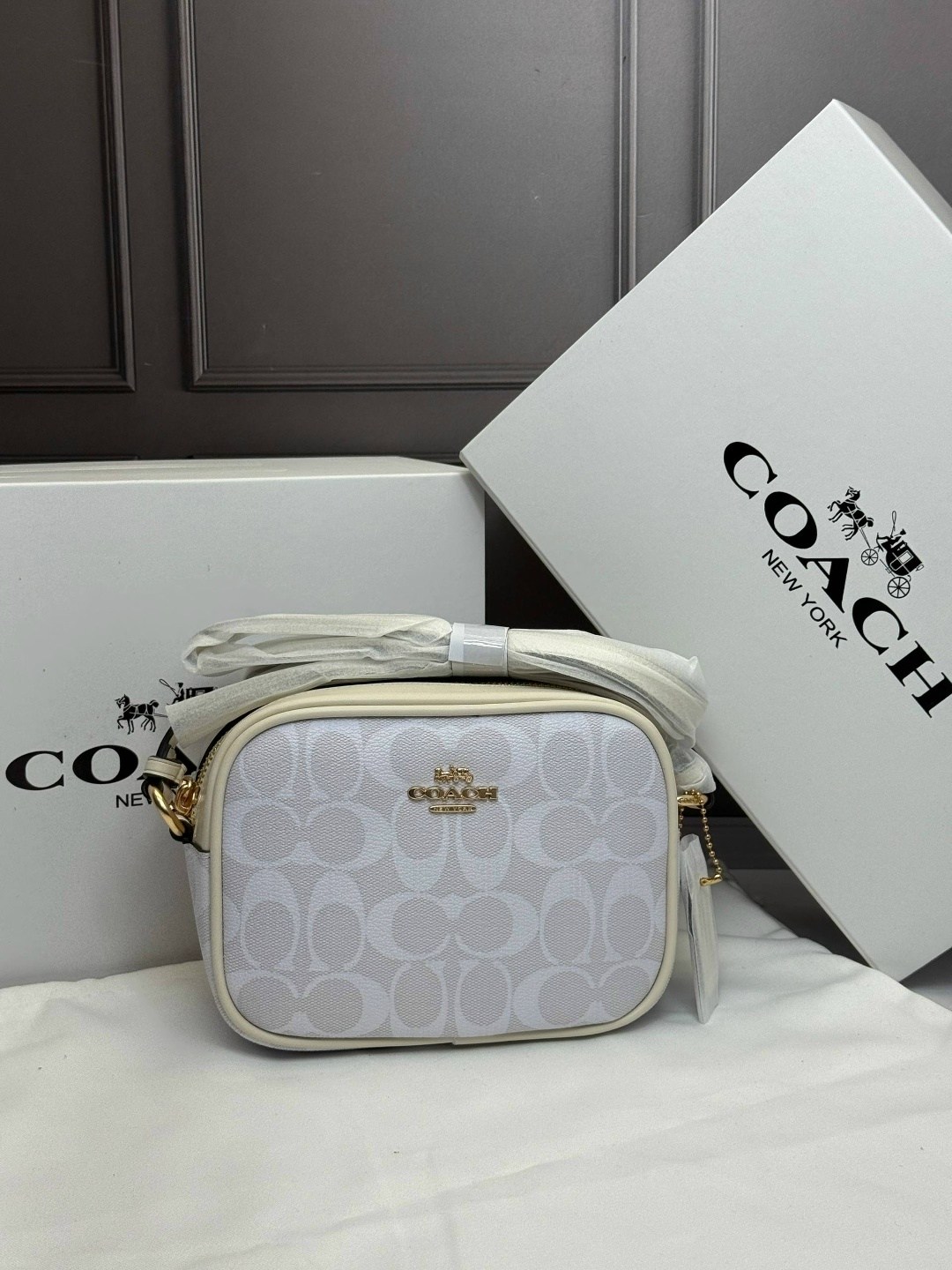 coach сумка женская,coach сумка,сумка coach coach co069bwbilc6,сумка coach цветы,coach сумка с цветочками
