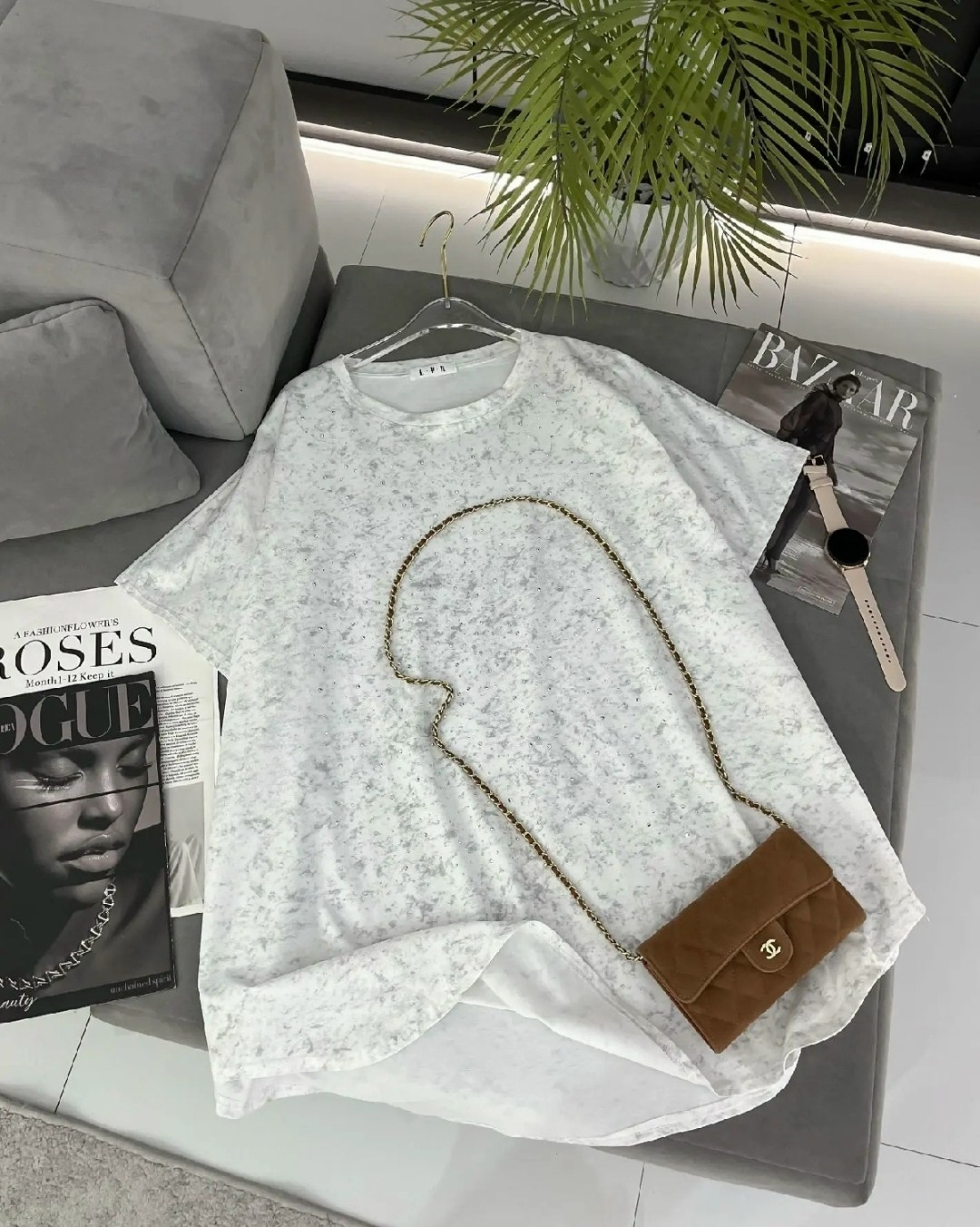 футболка оверсайз варенка со стразами серая варенка micca,футболка со стразами оверсайз temnaystar,футболка оверсайз со стразам,футболка женская оверсайз со стразами,футболка серая оверсайз со стразам