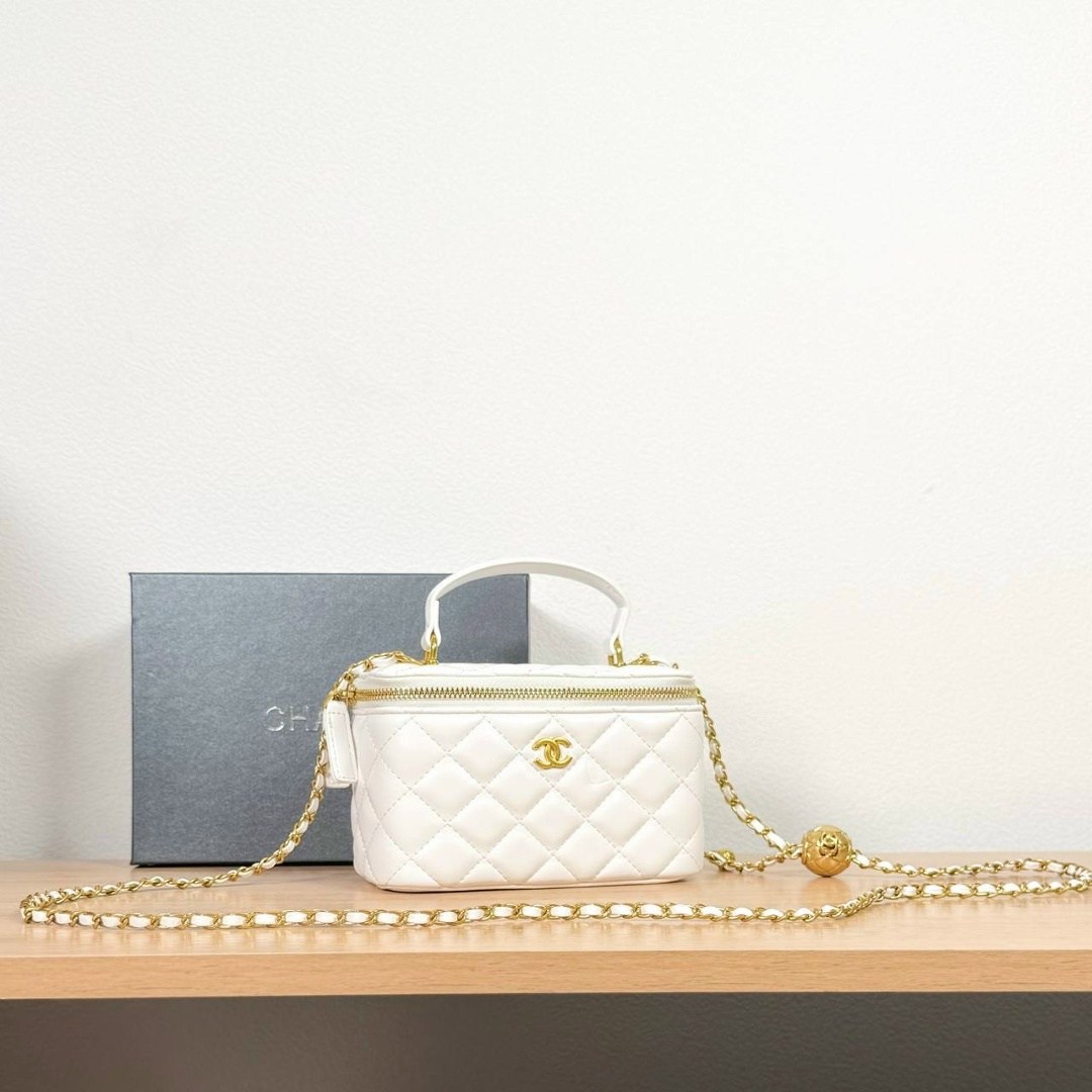 сумка chanel,сумка chanel белая,сумка chanel с зеркальным белым цветом,сумка женская chanel,сумка шанель