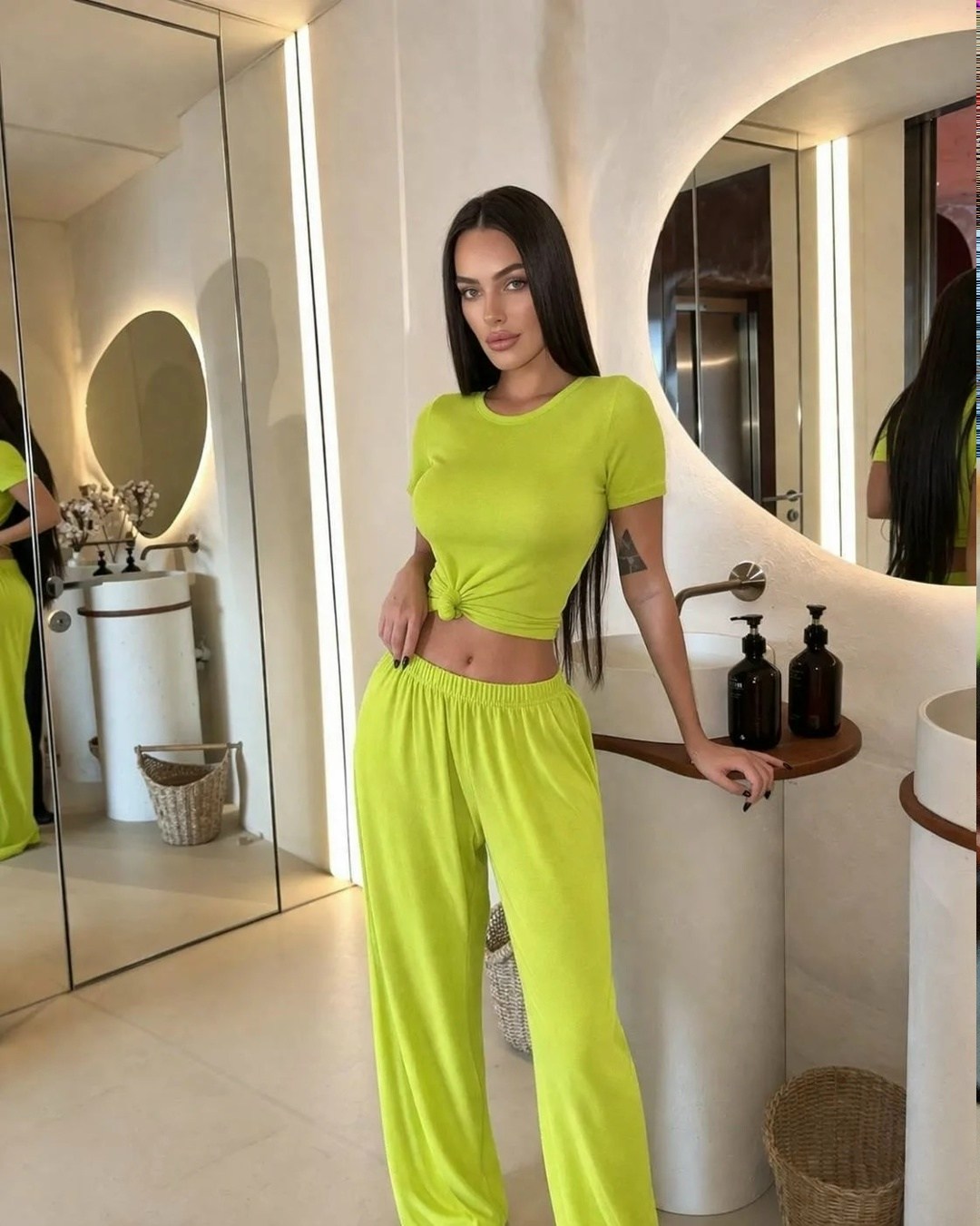 костюм с кроп топом,домашние костюмы,брюки палаццо,костюм женский футболка и брюки,костюмы женские