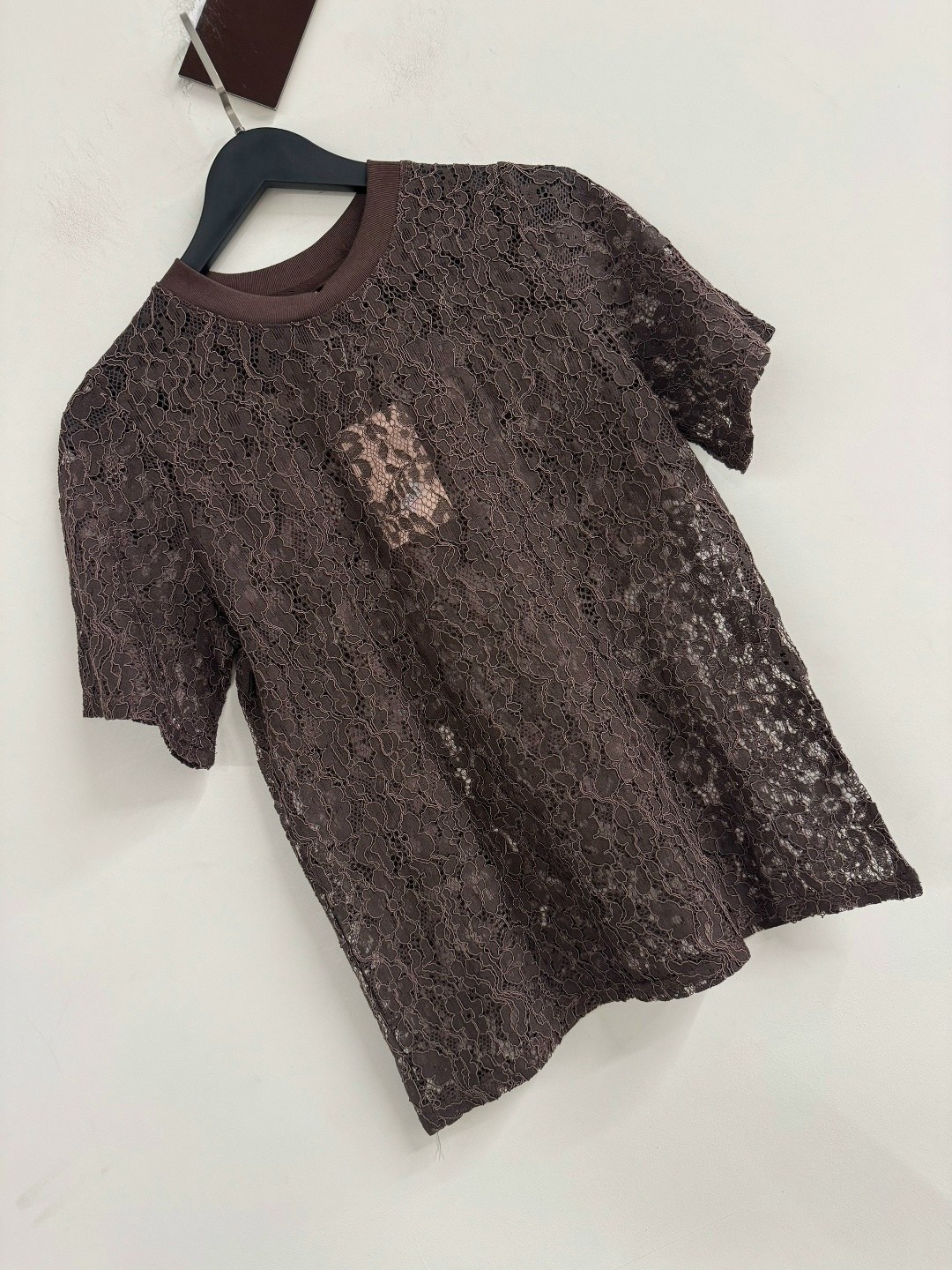 блузка с кружевами,кружевная блузка,блузка из кружева,красный кружевной топ,блуза кружевная