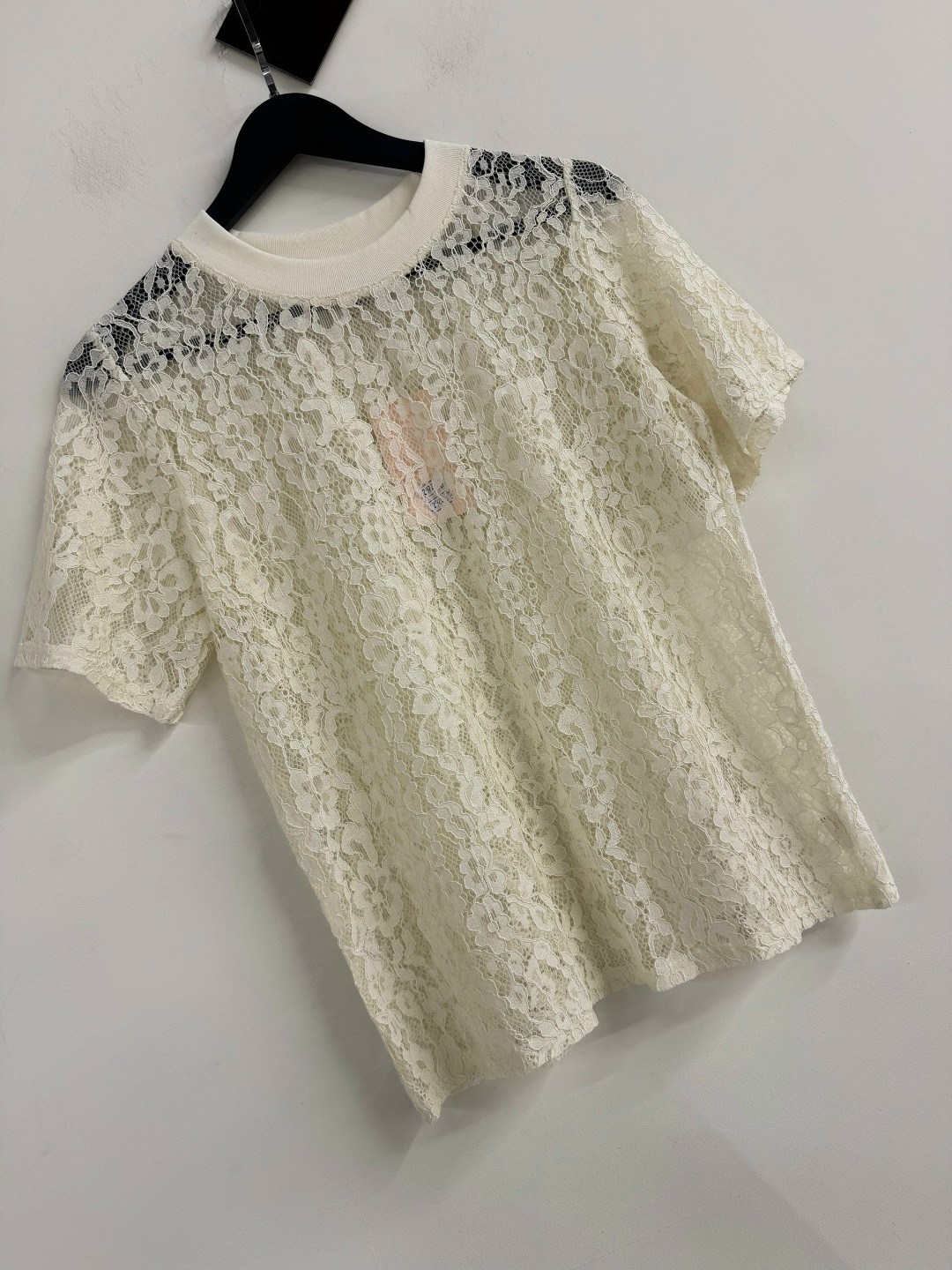 блузка с кружевами,кружевная блузка,блузка из кружева,красный кружевной топ,блуза кружевная