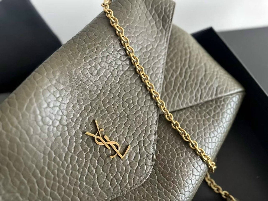 сумка женская yves saint laurent,yves saint laurent сумка,сумка saint laurent,клатч saint laurent,большой кожаный клатч ysl envelope pouch saint laurent цвет black