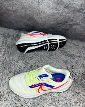 Кроссовки