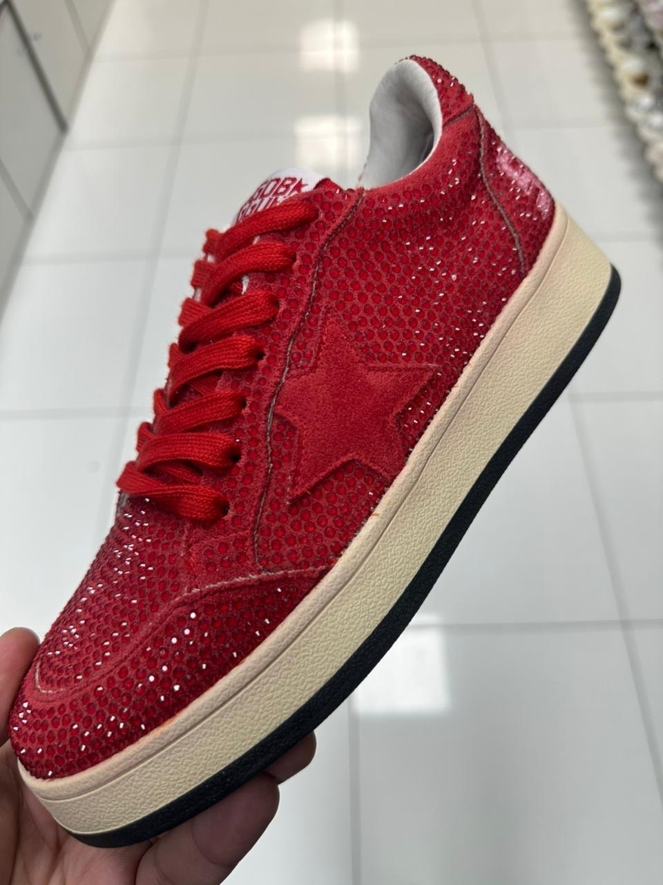 ,женские кроссовки,блестящие кроссовки валберис,блестящие кроссовки,модные кроссовки