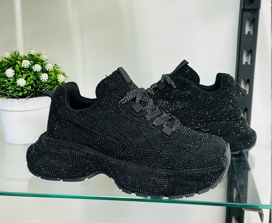 ,черные кроссовки,женские кроссовки,кроссовки со стразами,кроссовки balenciaga женские